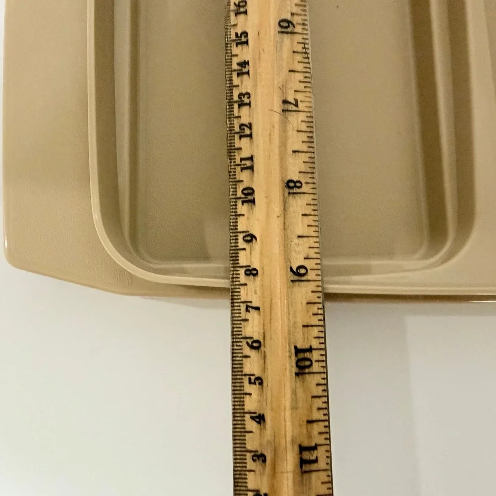 Vintage Tupperware Tan Divided Serving Tray with Lid 723-3 Rectangular Keeper